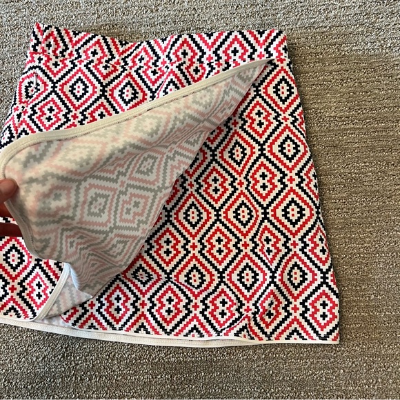 J. McLaughlin Red and Black Tennis Gold Skort XS - Picture 2 of 8